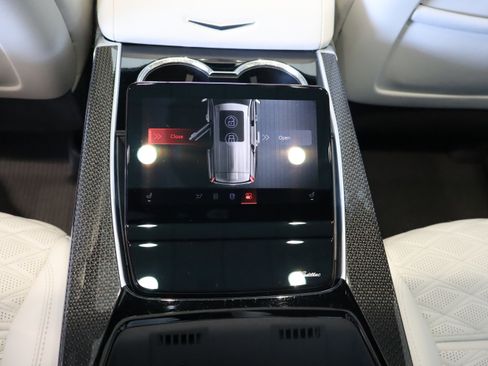 Used 2025 Cadillac Escalade V image 15