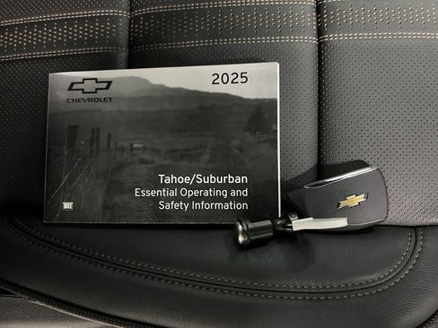 Certified 2025 Chevrolet Suburban High Country AWD/4WD image 44