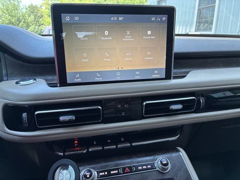 Used 2020 Lincoln Aviator Reserve w/ Equipment Group 202A AWD/4WD image 11
