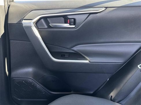 Used 2021 Toyota RAV4 XLE image 14