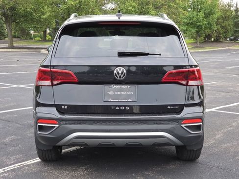 Used 2024 Volkswagen Taos SE w/ Panoramic Sunroof Package AWD/4WD image 25