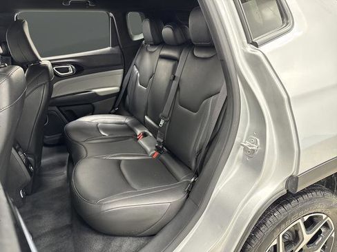 Certified 2025 Jeep Compass Limited image 27