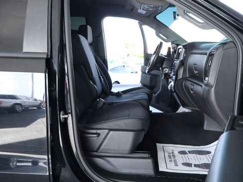 Used 2019 Chevrolet Silverado 1500 Custom w/ Custom Convenience Package AWD/4WD image 33