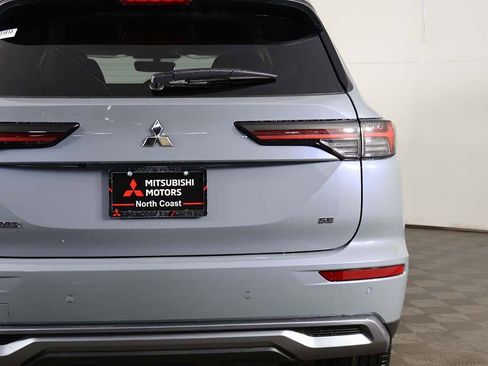 New 2026 Mitsubishi Outlander SE FWD image 16