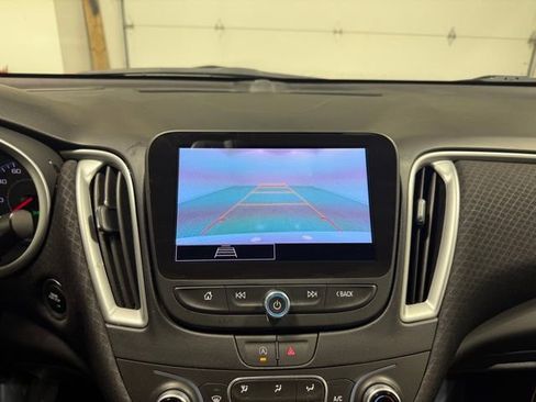 Used 2023 Chevrolet Malibu LT FWD image 18