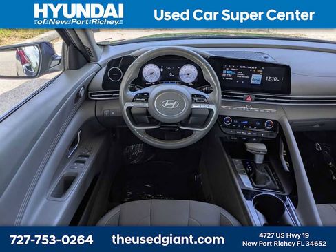 Certified 2025 Hyundai Elantra SEL FWD image 16