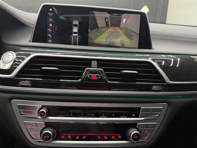 Used 2018 BMW 750i xDrive AWD/4WD image 16