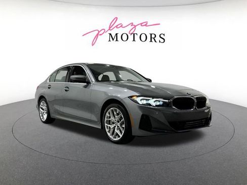 Used 2025 BMW 330i xDrive Sedan w/ Premium Package AWD/4WD image 4