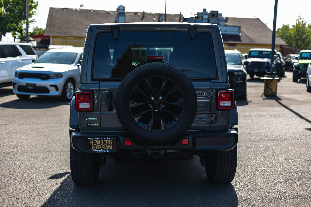 Used 2021 Jeep Wrangler Unlimited Sahara AWD/4WD image 9