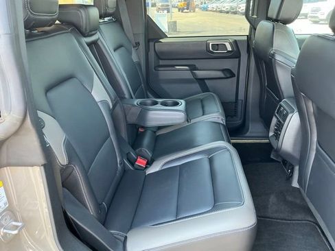 Used 2025 Ford Bronco Outer Banks AWD/4WD image 17