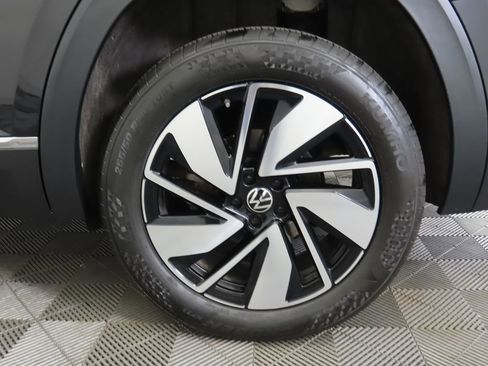 Certified 2024 Volkswagen Atlas SEL image 30