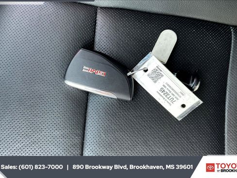 Used 2024 GMC Sierra 1500 SLT AWD/4WD image 9