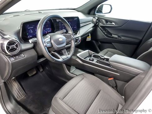 Used 2026 Chevrolet Equinox LT w/ LPO, Floor Liner Package FWD image 10