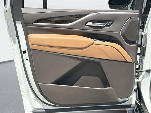 Used 2022 Cadillac Escalade ESV Sport w/ Touring Package AWD/4WD image 25