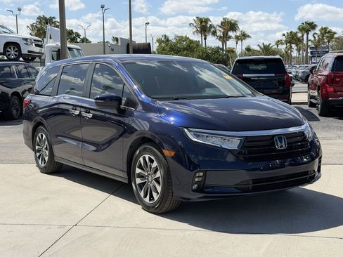 Used 2024 Honda Odyssey EX-L image 2