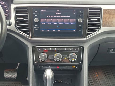Used 2018 Volkswagen Atlas SEL Premium AWD/4WD image 26