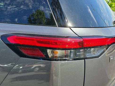 New 2026 Nissan Pathfinder Platinum AWD/4WD image 36