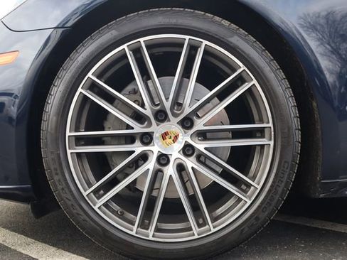 Used 2018 Porsche Panamera 4S image 8