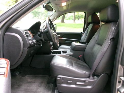 Used 2012 Chevrolet Avalanche LS w/ All-Star Edition AWD/4WD image 10