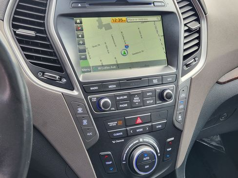 Used 2018 Hyundai Santa Fe Limited image 10