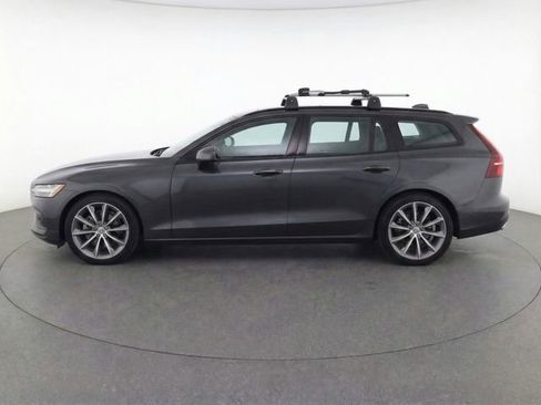 Used 2020 Volvo V60 T5 Momentum w/ Protection Package image 35