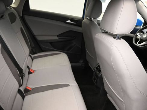 Used 2023 Volkswagen Taos SE w/ Panoramic Sunroof Package FWD image 14