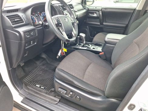 Used 2019 Toyota 4Runner TRD Off-Road AWD/4WD image 14