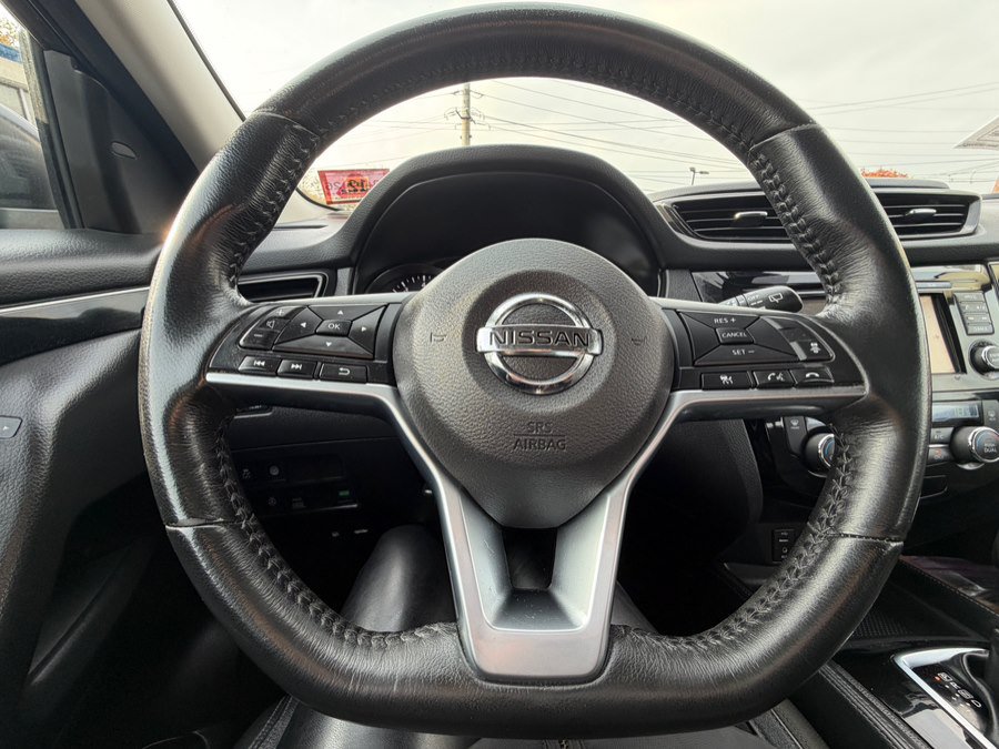 Used 2017 Nissan Rogue Sport SL w/ SL Premium Package AWD/4WD image 11