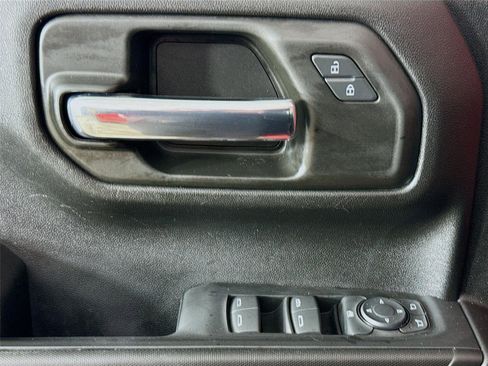 Used 2024 Chevrolet Silverado 1500 Custom image 18