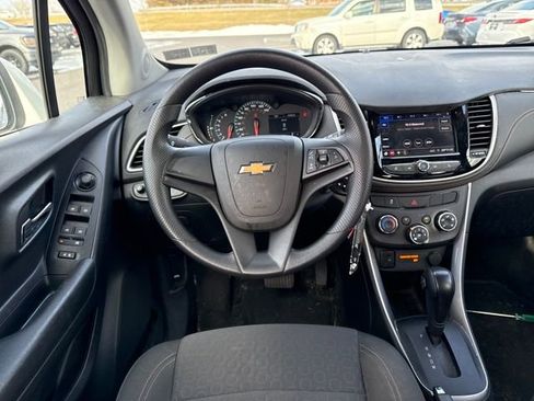 Used 2021 Chevrolet Trax LS image 10