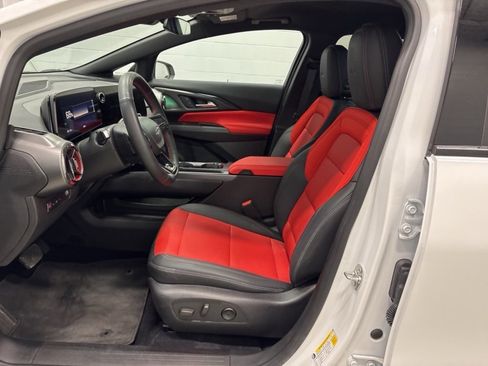 Used 2024 Chevrolet Equinox EV RS image 9