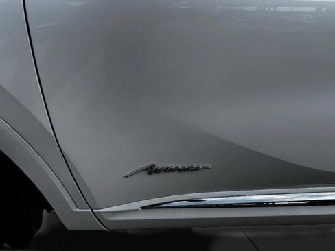 Used 2024 Buick Envision Avenir image 14