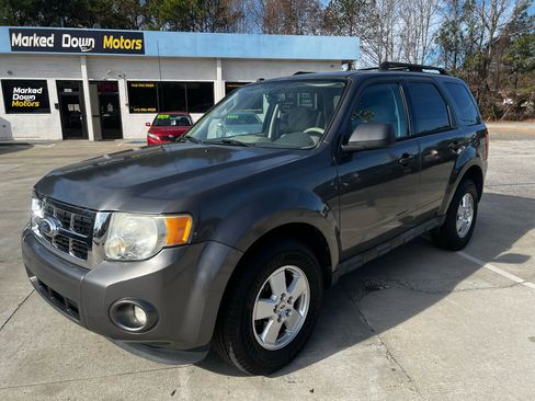 Used 2011 Ford Escape XLT w/ Cargo Pkg image 3