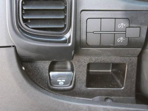 New 2025 RAM ProMaster 2500 w/ Convenience Group FWD image 14