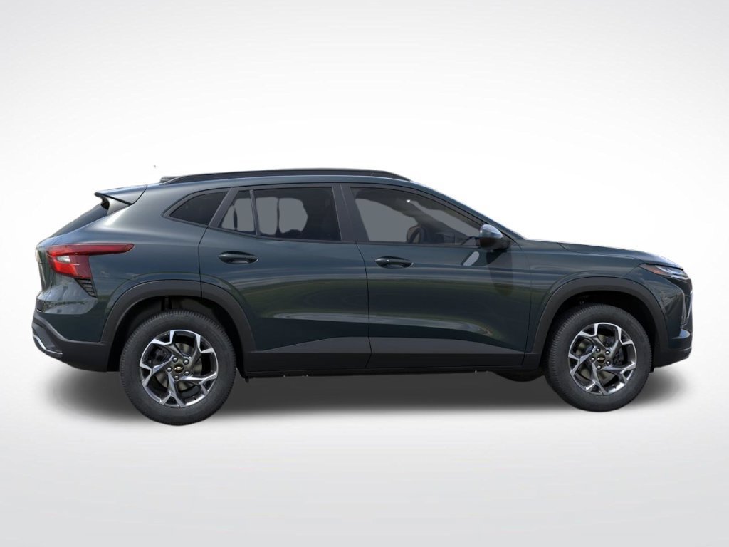 New 2026 Chevrolet Trax LT w/ Driver Confidence Package FWD image 5