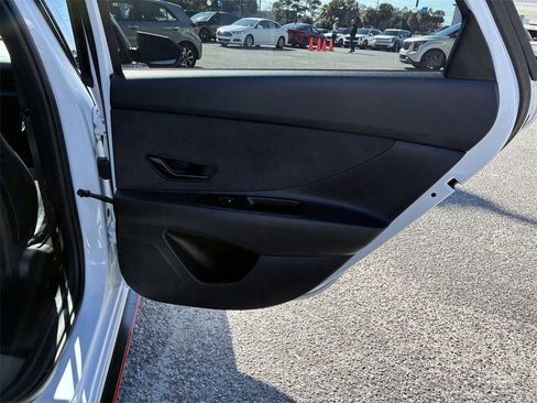 Used 2025 Hyundai Elantra N image 32