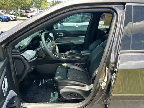 Used 2023 Jeep Compass Latitude w/ Convenience Group AWD/4WD image 15