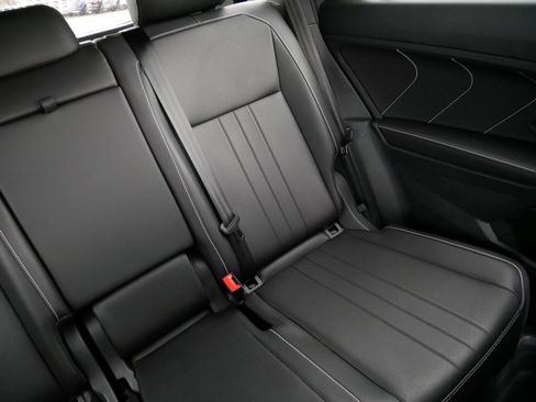 Certified 2024 Volkswagen Tiguan SE R-Line image 14