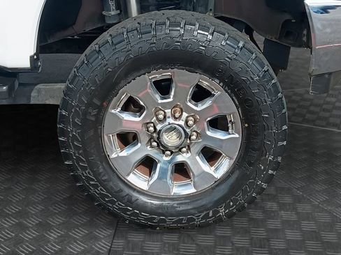Used 2019 Ford F250 Lariat w/ Lariat Ultimate Package AWD/4WD image 23