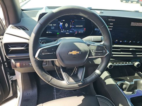 Used 2026 Chevrolet Silverado EV LT AWD/4WD image 15