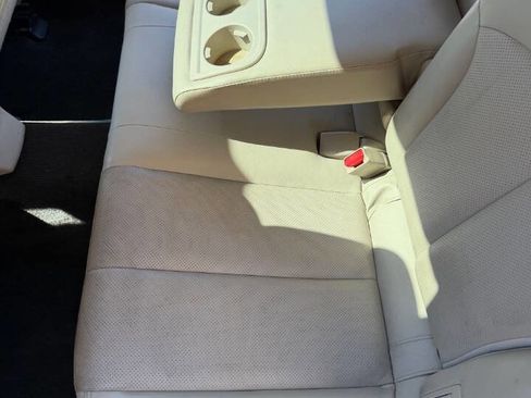 Used 2011 Subaru Outback 3.6R Limited image 15