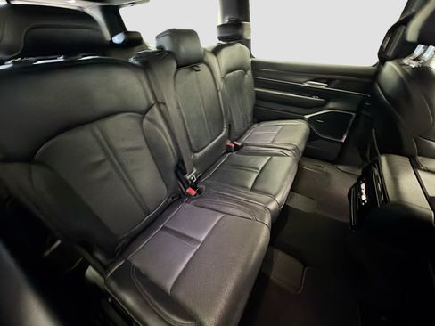 Used 2024 Jeep Wagoneer L Series II w/ Flexible Seating Group AWD/4WD image 13