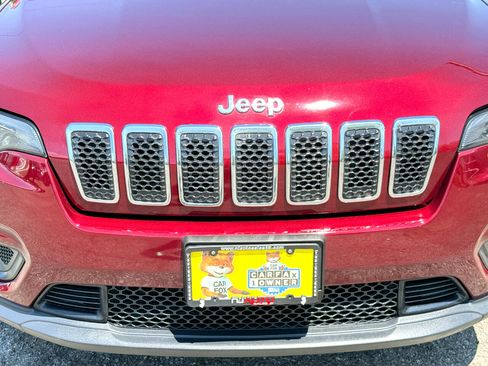 Used 2019 Jeep Cherokee Latitude Plus w/ Comfort/Convenience Group image 98