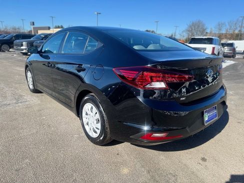 Used 2020 Hyundai Elantra SE image 3