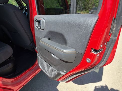 Used 2025 Jeep Wrangler Sahara w/ Safety Group AWD/4WD image 20