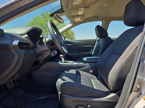 Used 2025 Nissan Altima 2.5 SV AWD/4WD image 23