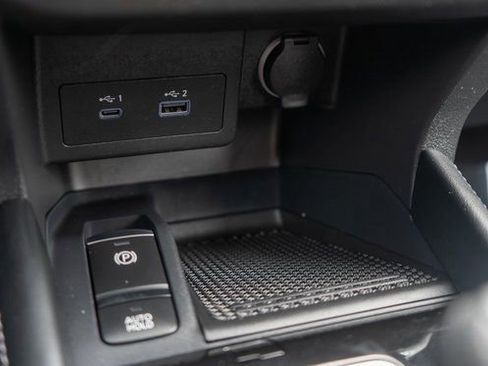 Used 2023 Nissan Kicks SV image 28