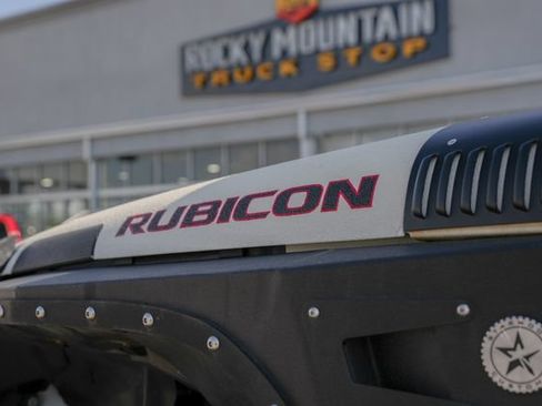 Used 2016 Jeep Wrangler Unlimited Rubicon w/ Connectivity Group AWD/4WD image 15
