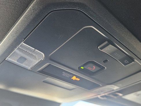 Used 2025 Toyota Tacoma TRD Sport image 15