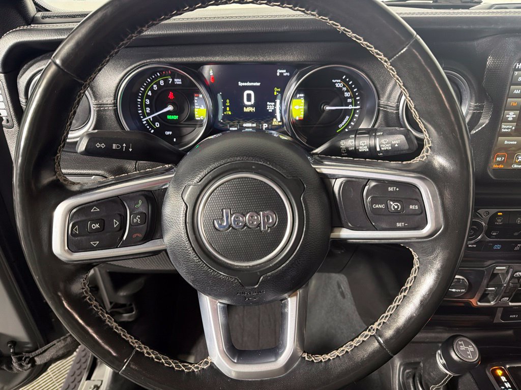 Used 2022 Jeep Wrangler Unlimited Sahara w/ Cold Weather Group AWD/4WD image 15